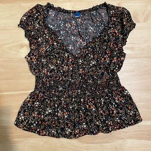 Old Navy flower print blouse used size large